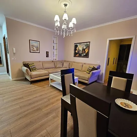 With Balcony 2 Апартаменты